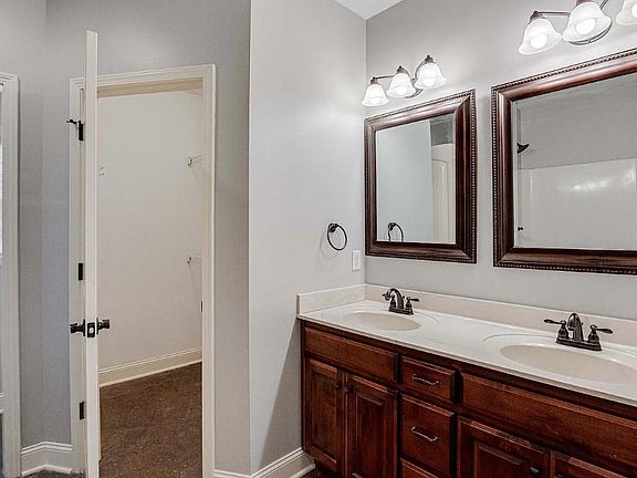 3rd image of 7919 Corey Dr