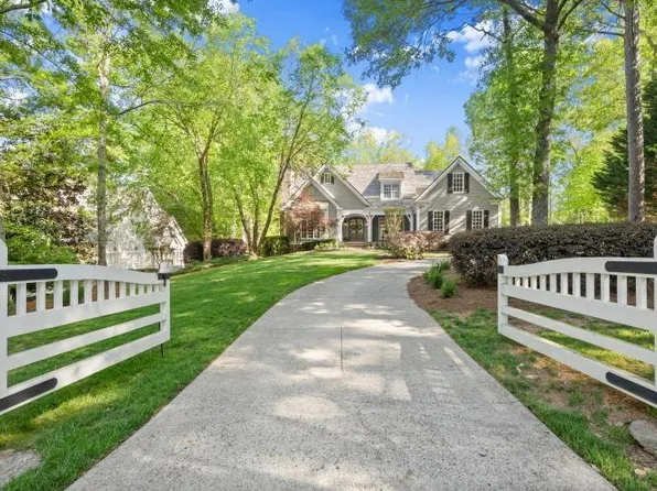 110 Old Barn Ct, Milton, GA 30004