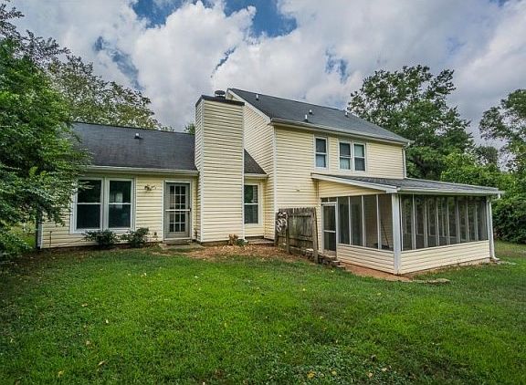 2nd image of 3888 Hadley Farm Dr