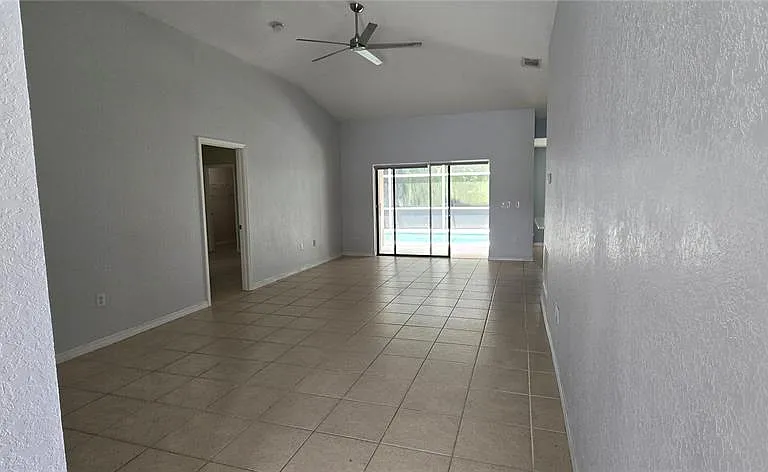 334 Reserve Dr — Photo 4