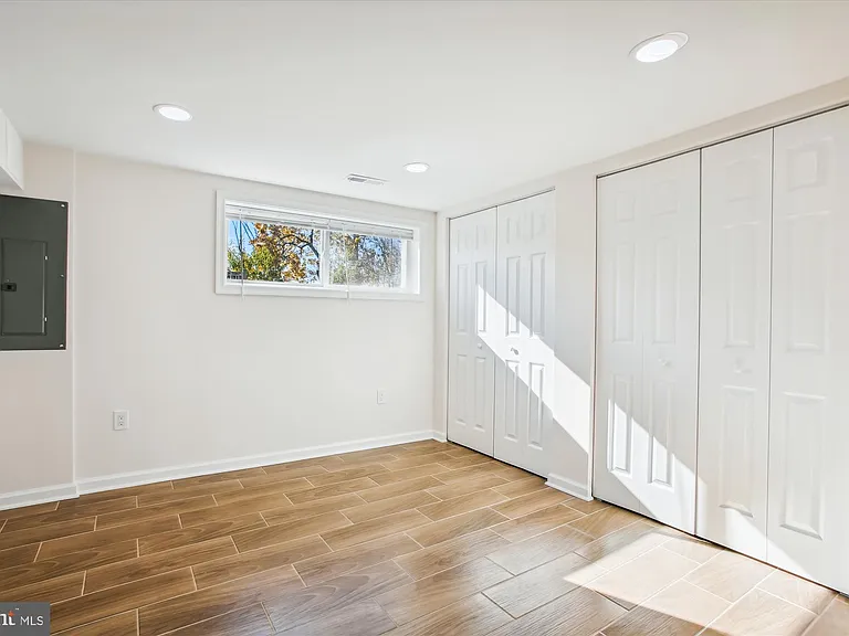 5201 Montgomery St — Photo 22