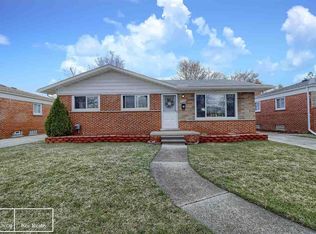 24296 Teppert Ave, Eastpointe, MI 48021