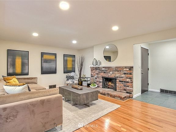 Wood burning fireplace 