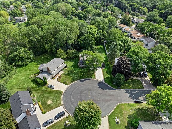 2nd image of 3716 Chatham Ct