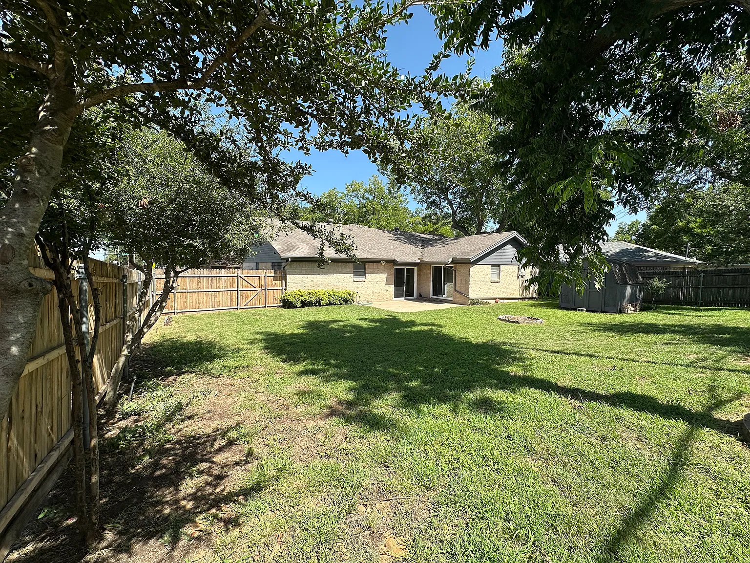 3 bed, 1404 sqft, $2,175 — Photo 2