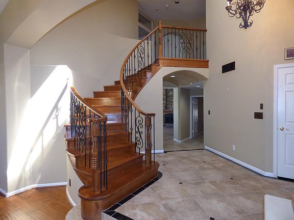 2nd image of 1813 E Salt Sage Dr