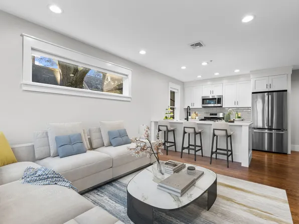 189 Chestnut Ave #1L, Jamaica Plain, MA 02130