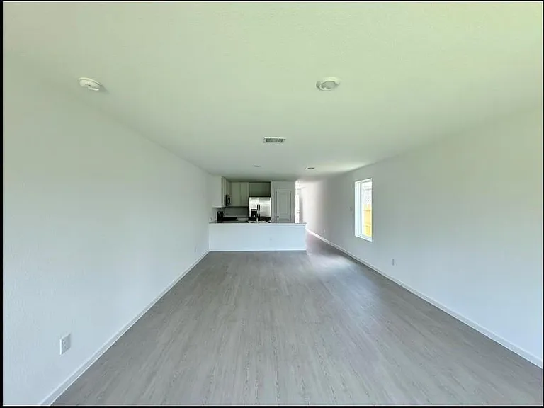 932 Capracotta Dr — Photo 2