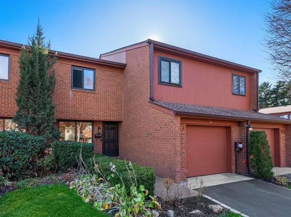 42 Cricket Club Drive #42, Roslyn, NY 11576
