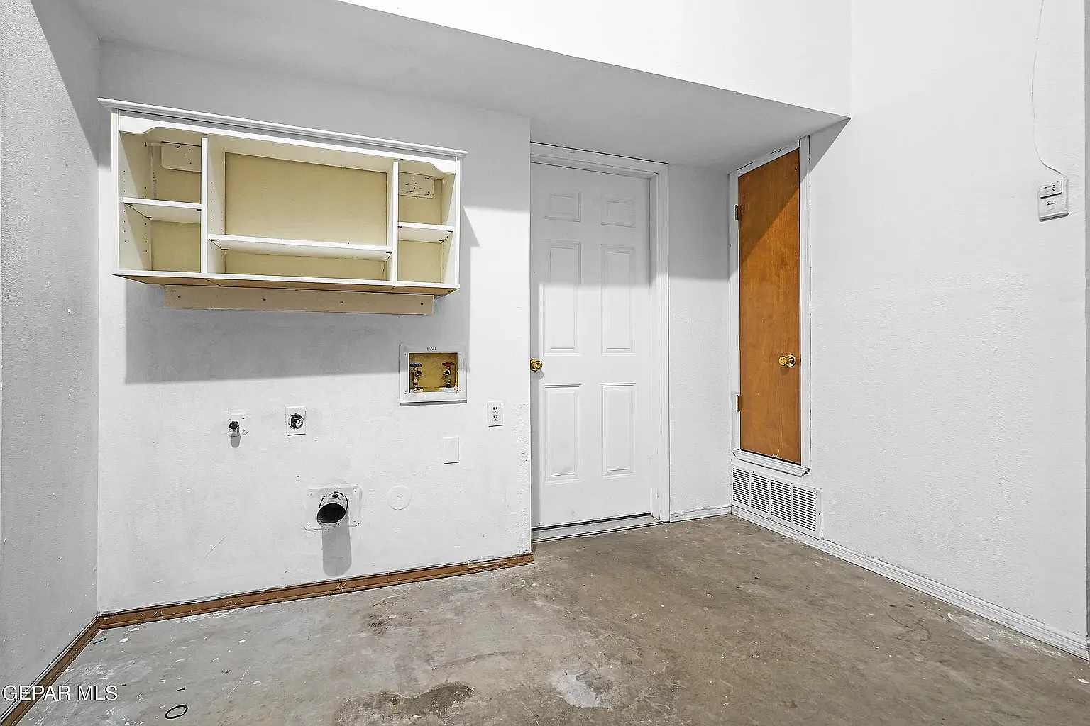 3 bed, 1421 sqft, $1,650 — Photo 2