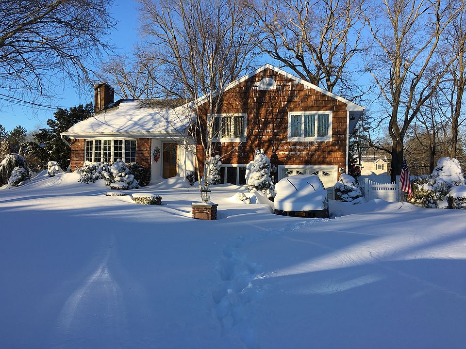 2nd image of 1 Rutland Ln