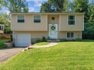 3959 Farm Brook Ln, Columbus, OH 43204
