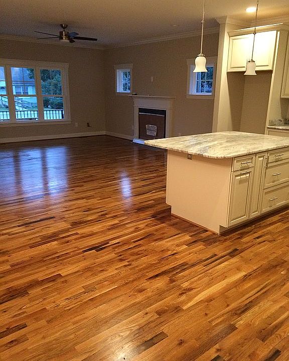2nd image of 216 Henry Clay Rd