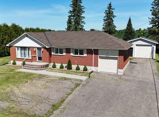 11837 Round Lake Rd, Laurentian Valley, ON K8A0K9