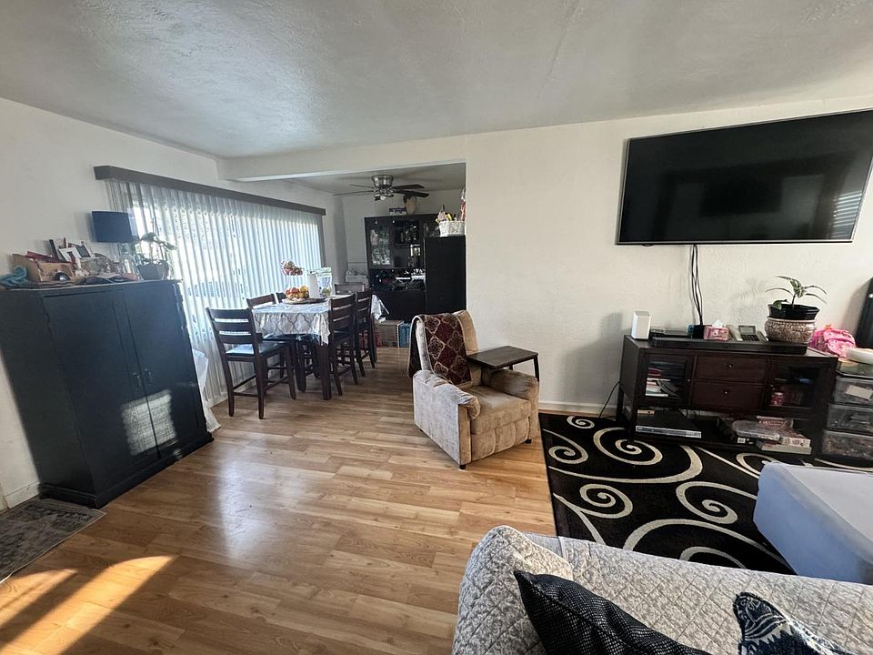 2nd image of 209 Rodeo Ave