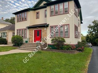 532 South St APT 3, Elgin, IL 60123