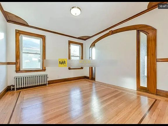 3rd image of 15 Renfrew St #2