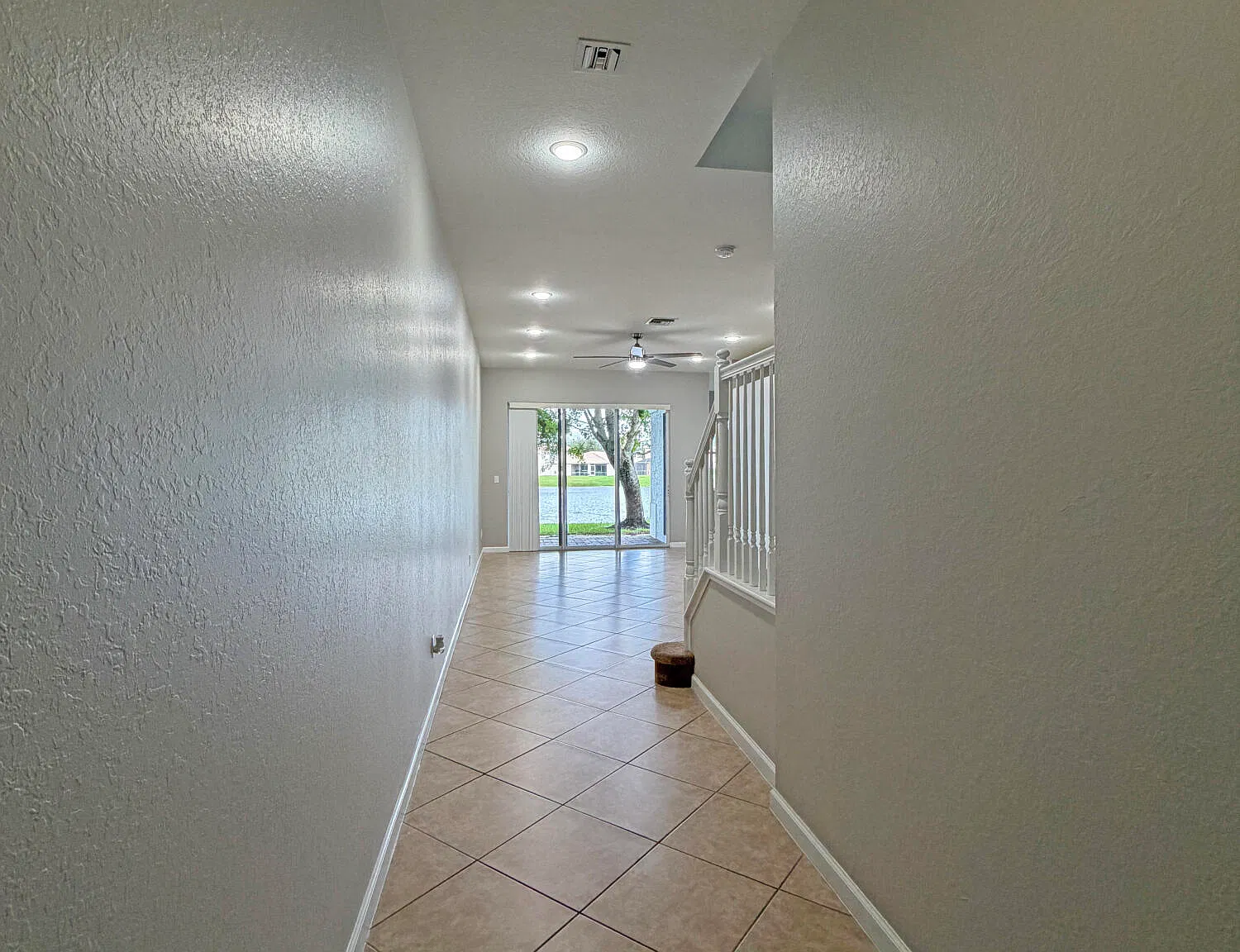 3 bed, 2.5 bath, 2123 sqft, $2,500 — Photo 4