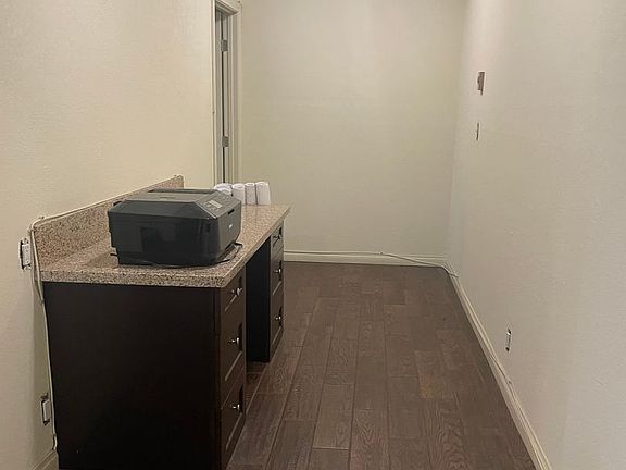 3rd image of 2330 E Del Mar Blvd #Adu