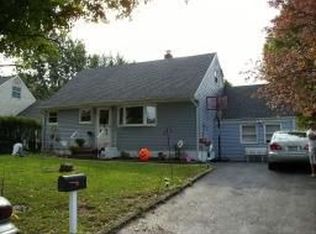 69 Bender Ave, Iselin, NJ 08830