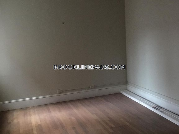 5th image of 15 Englewood Ave #2FL