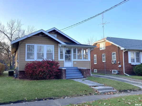 652 W Grove St, Galesburg, IL 61401