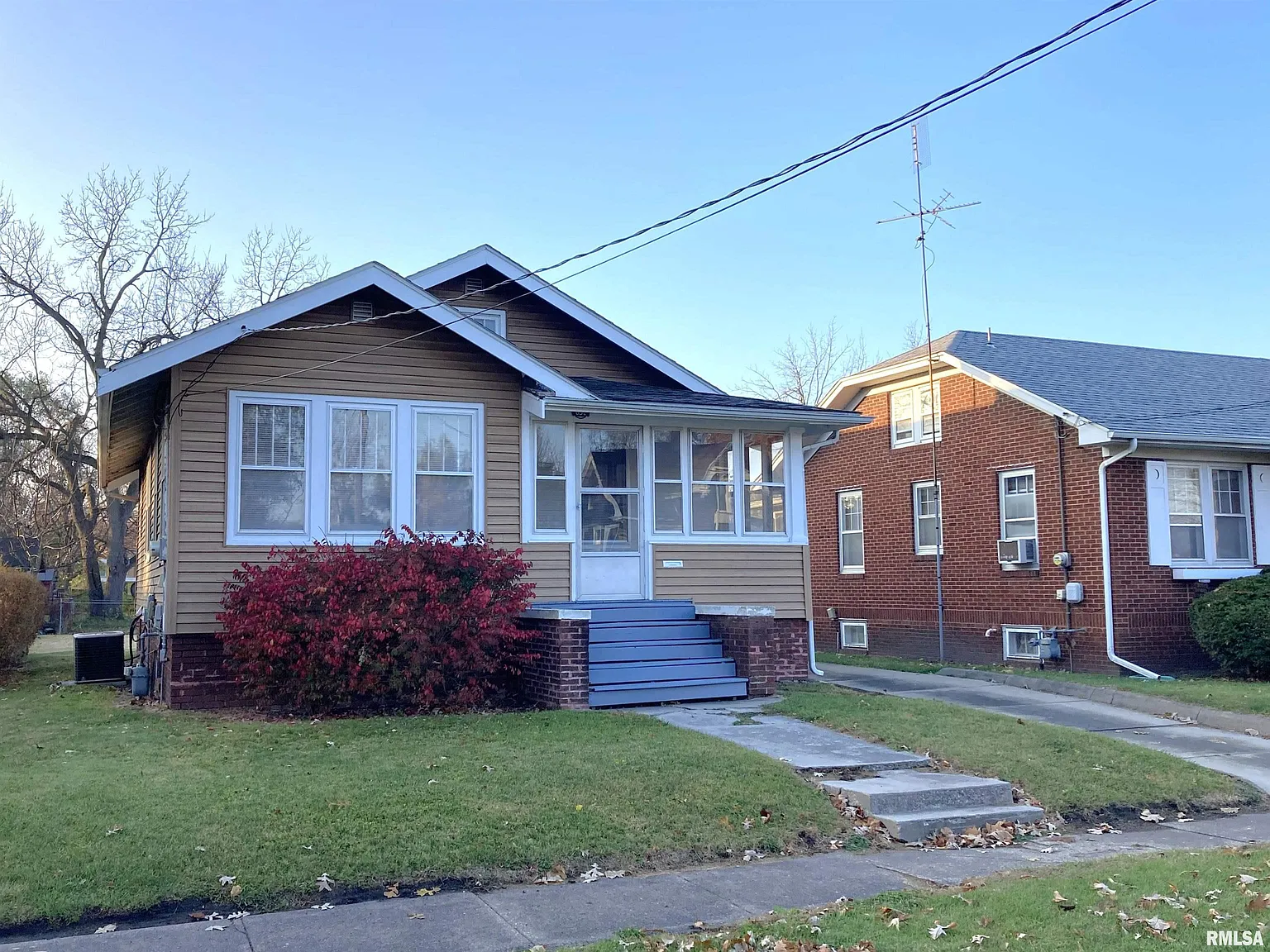 652 W Grove St photo 1