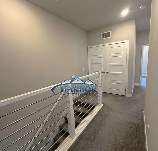 1492 W Sunrise Ln — Photo 10