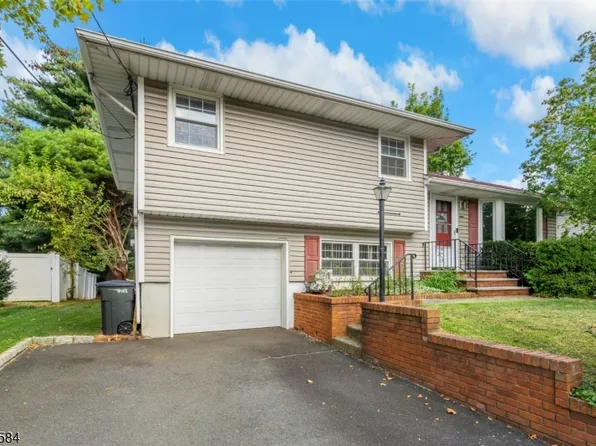 591 Harris Dr, Rahway City, NJ 07065