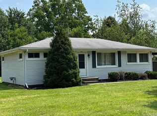 1044 Hira St, Waterford, MI 48328