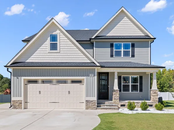 105 Hampshire Ct, Four Oaks, NC 27524