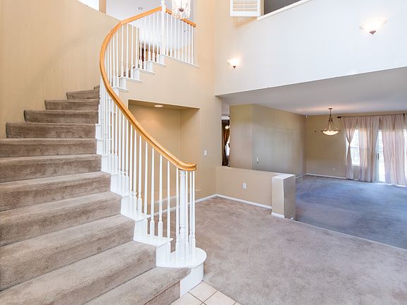 View to the formal dining 