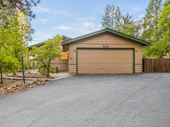 2079 Camanche Dr, Arnold, CA 95223