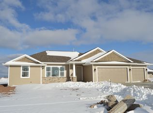 1180 Cosmos Way, De Pere, WI 54115