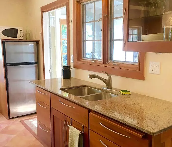 85 Parnassus Rd #B — Photo 3