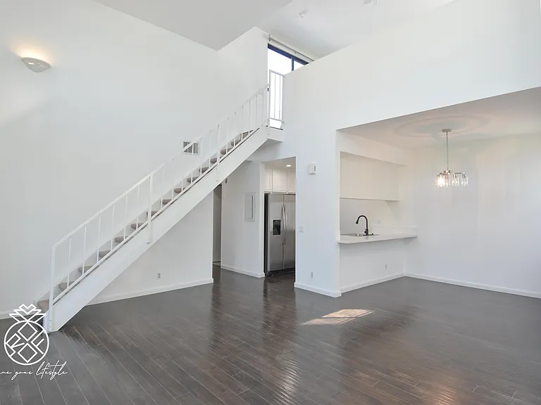 1727 Glendon Ave #208 — Photo 1