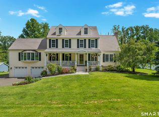 93 Flax Mill Rd, Branford, CT 06405