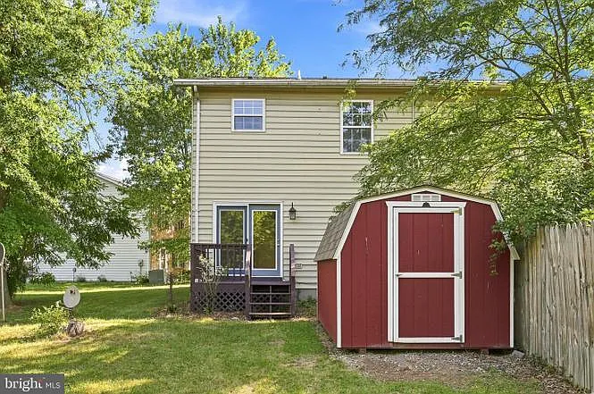 3 bed, 1.5 bath, 1120 sqft, $1,750 — Photo 2
