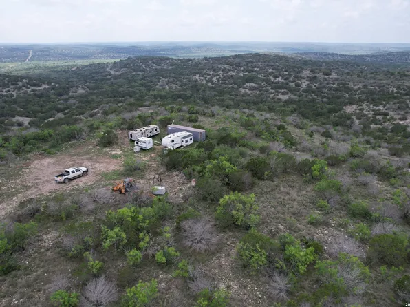 896 Sd 45730, Rocksprings, TX 78880
