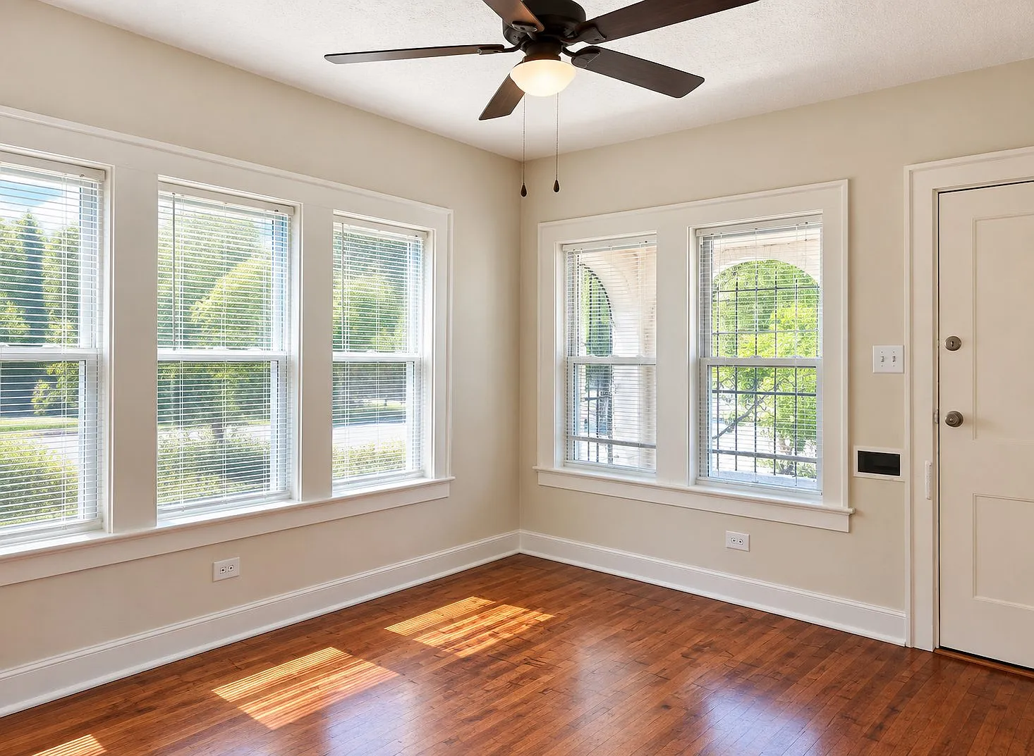 Home For Rent - 1727 Marburg St, Dallas, Tx 75215 — Photo 4