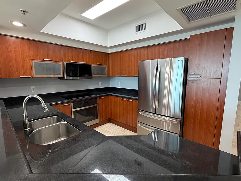 15051 Royal Oaks Ln — Photo 7