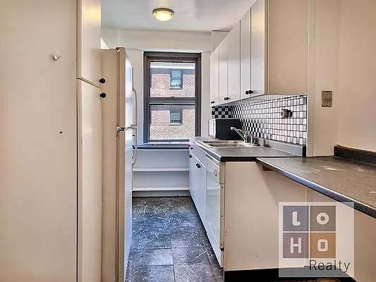 Sold by LoHo Realty | media 9