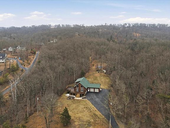 3rd image of 536 Jenkins Rd