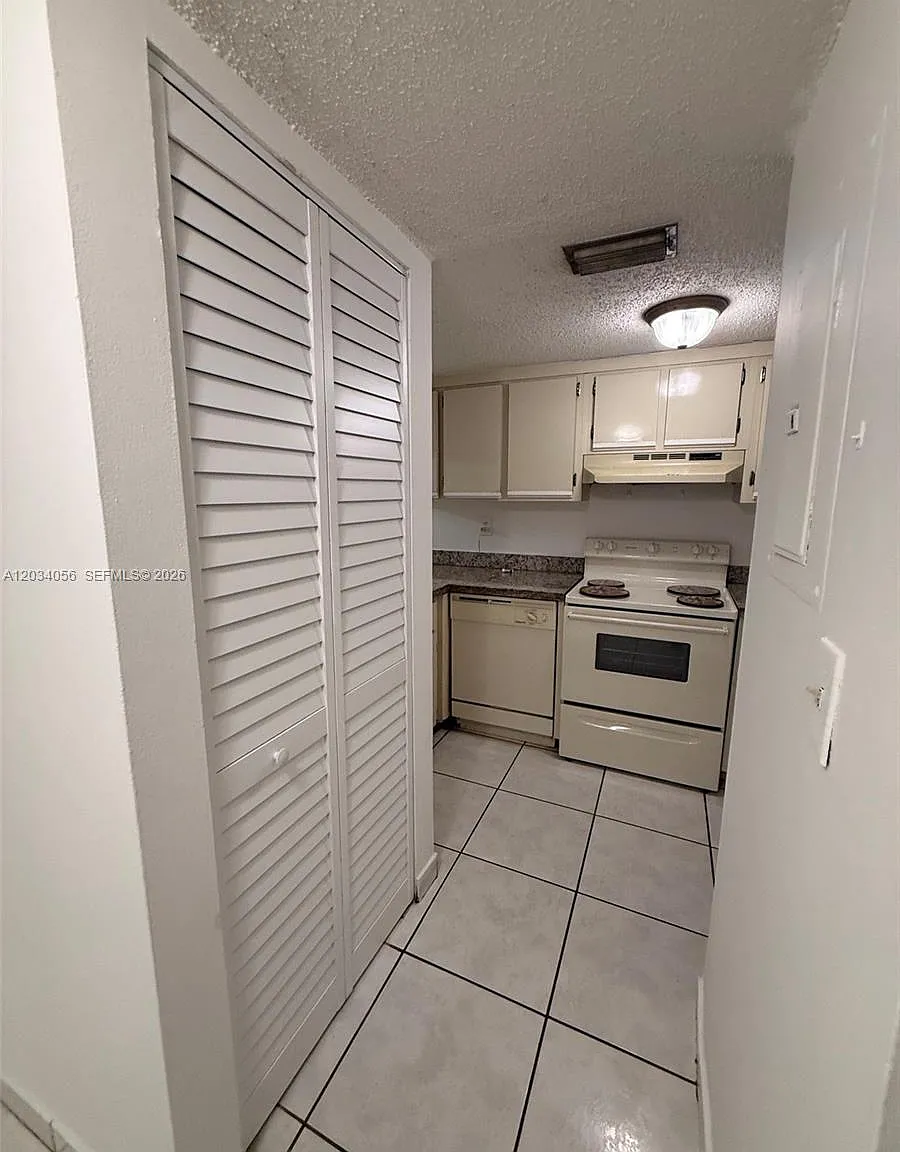 Vista Del Lago I Condo — Photo 3