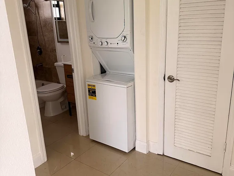 1501 NE 7th Ave #3 — Photo 6