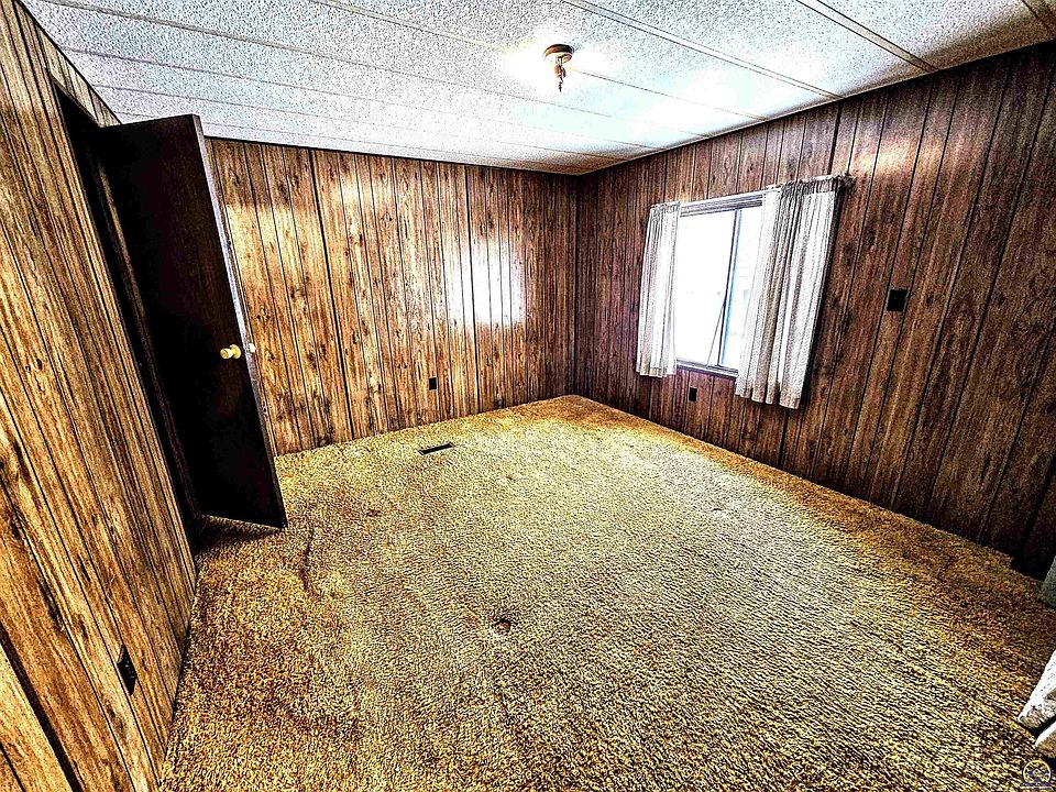 317 N 12th St, Sabetha, KS 66534 Zillow