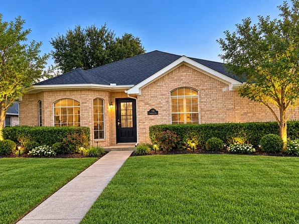 706 Crenshaw Dr, Cedar Hill, TX 75104