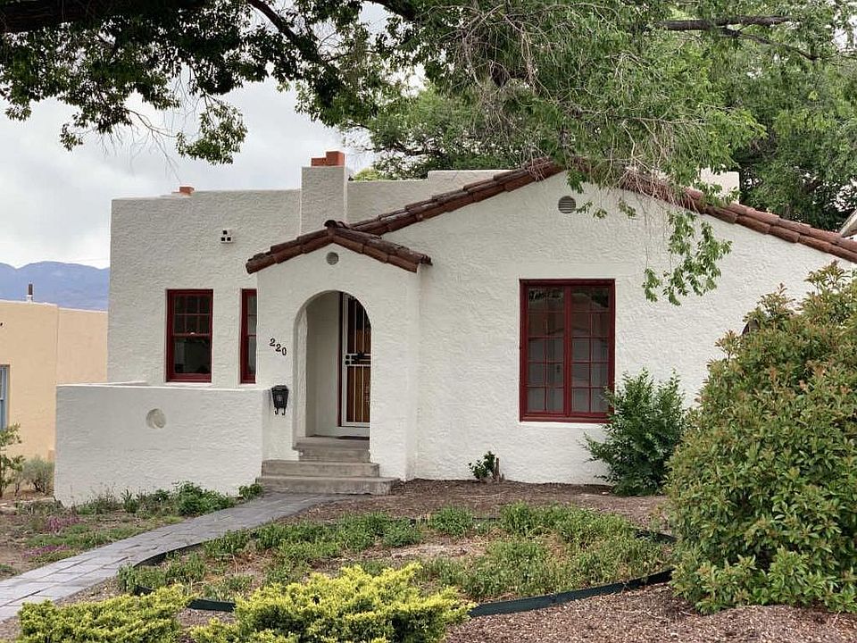 1st image of 220 Hermosa Dr SE