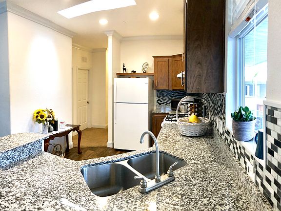 4th image of 2506 Madison Ave #275