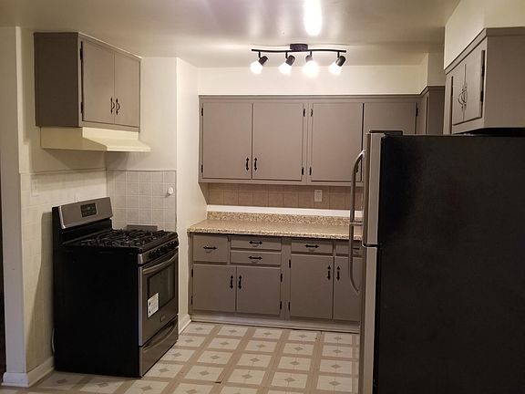 4th image of 1907 E Columbus Dr APT 1